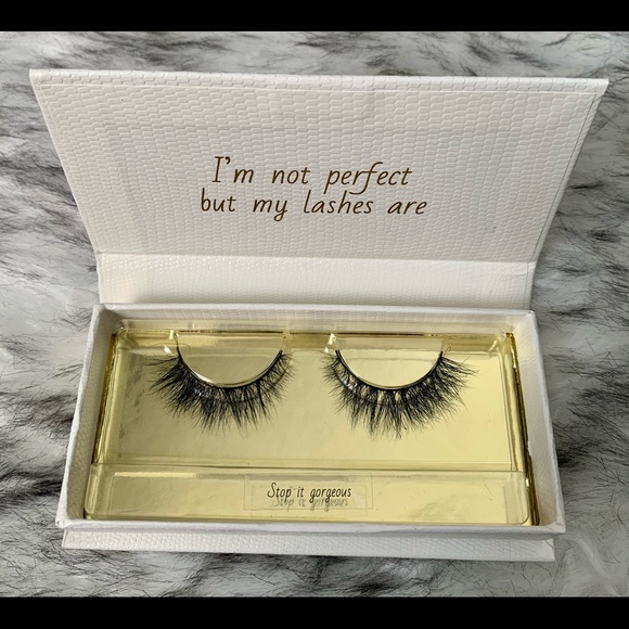 “Stop It Gorgeous” || Lashful Lengths Luxury Mink Eyelashes - Picture 2 of 7